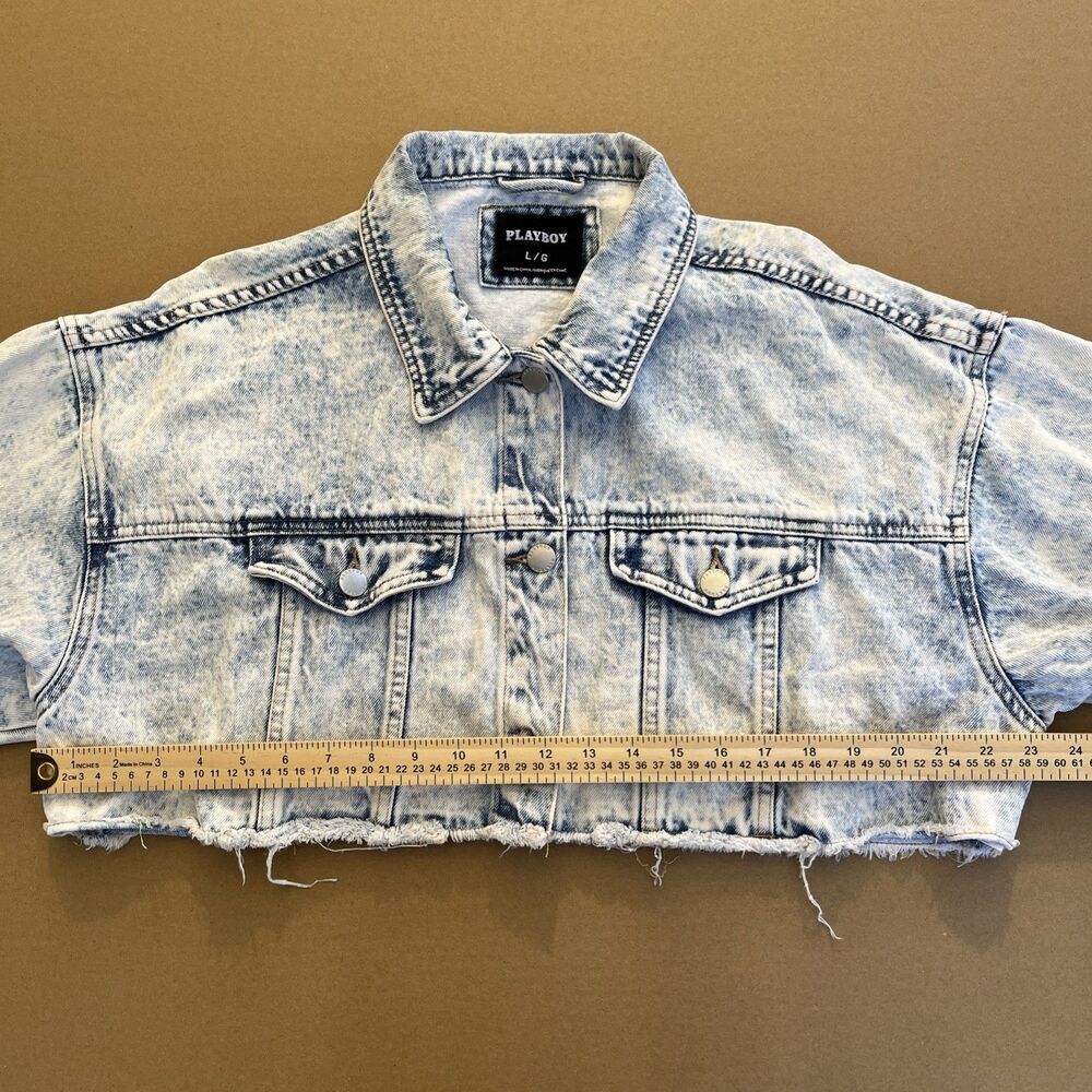Playboy X Pacsun Cropped Jean Jacket Frayed Hem Acid Wash Women's Large - Picture 3 of 7
